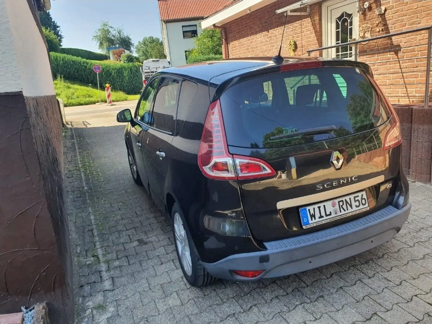 Renault Scenic dCi 130 FAP Dynamique Schwarz - 2