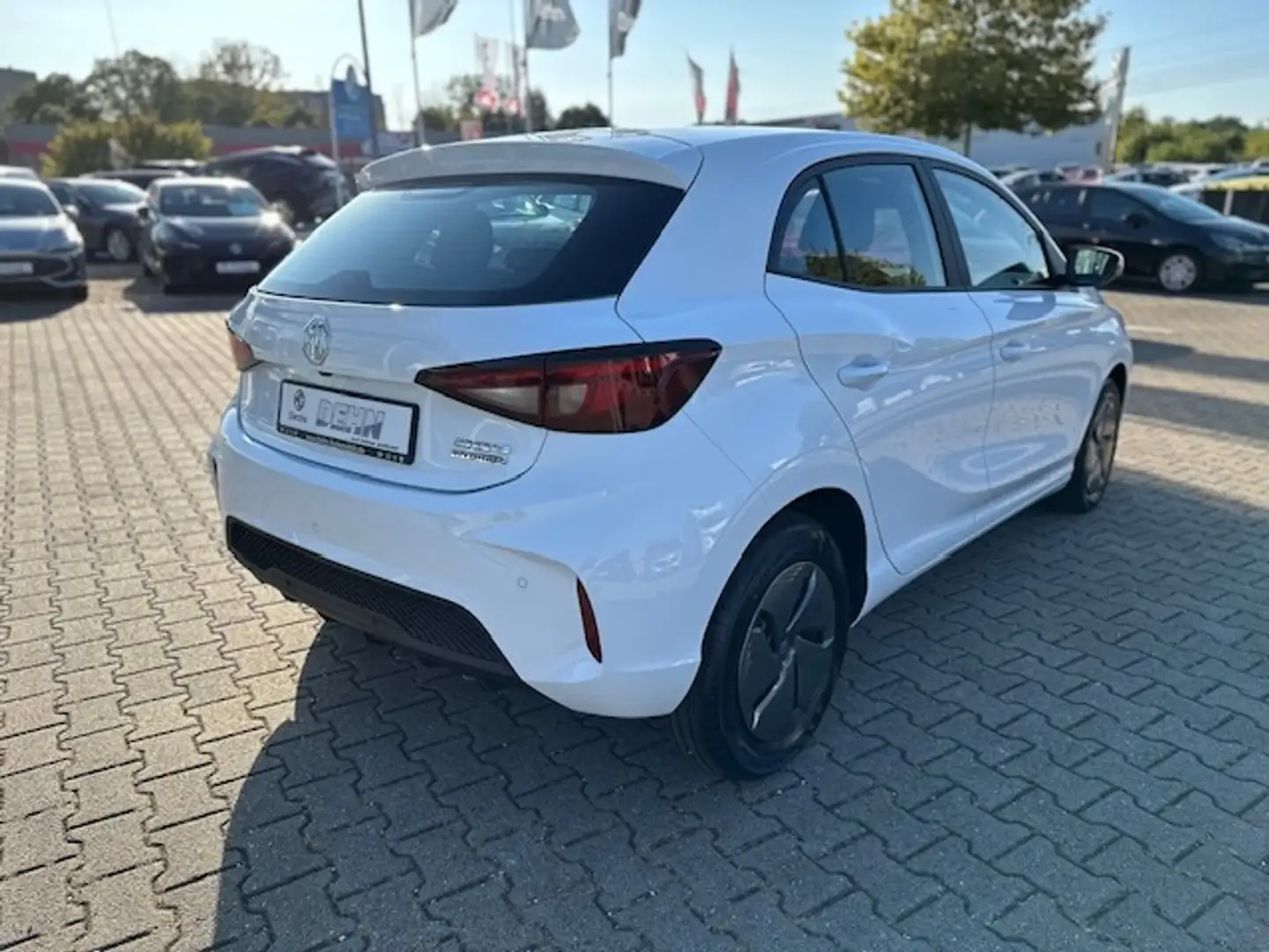 MG MG3 1.5 Hybrid+ Standard Navi Digitales Cockpit ACC Ap Weiß - 2