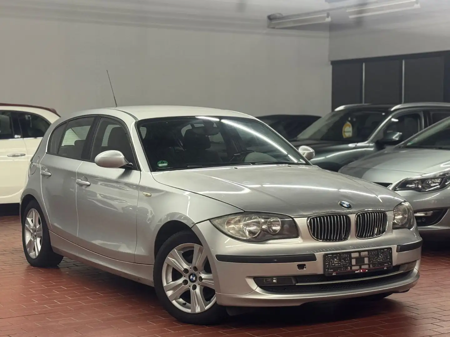 BMW 118 d Lim. Klima*Kein TÜV* Silber - 1