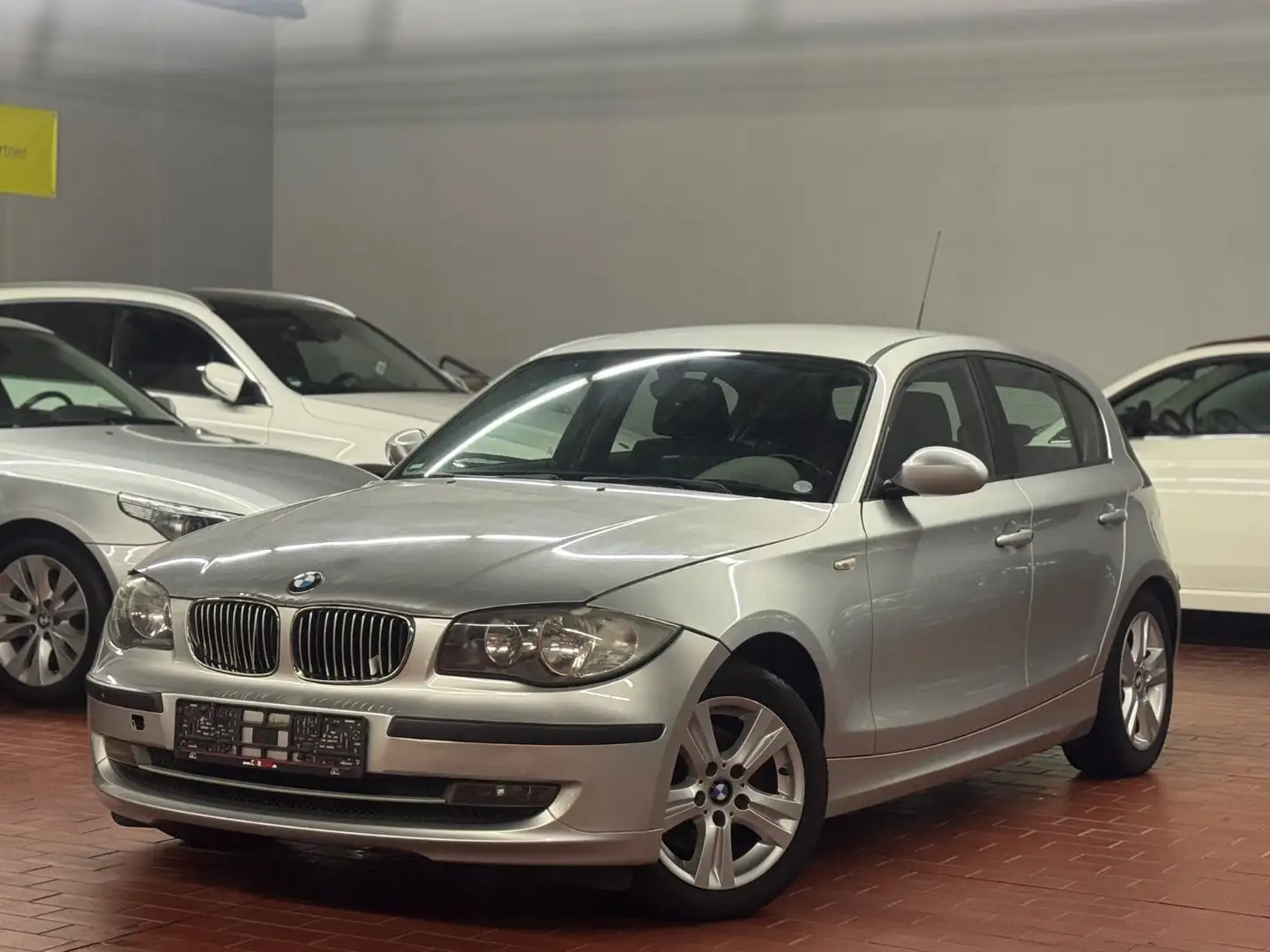 BMW 118 d Lim. Klima*Kein TÜV* Silber - 2