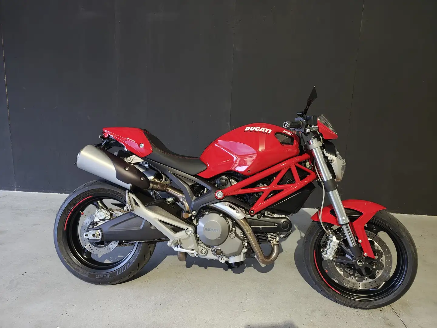 Ducati Monster 696 Plus Rosso - 1