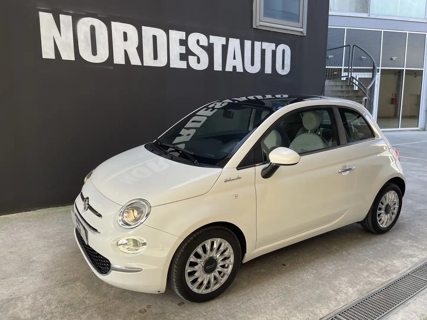 Fiat 500 1.0 Hybrid Dolcevita 70cv OK Neopatentati Wit - 1
