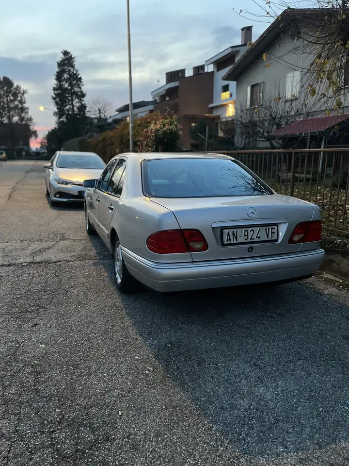 Mercedes-Benz E 200 Avantgarde, foto 8