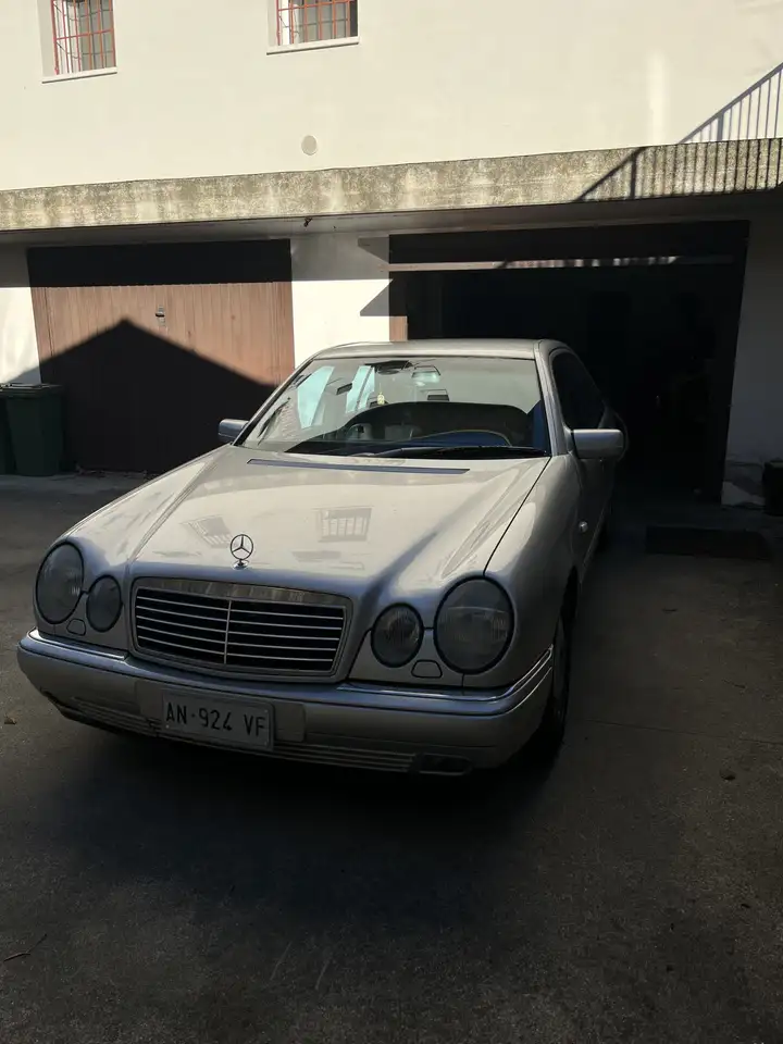 Mercedes-Benz E 200 Avantgarde, foto 6