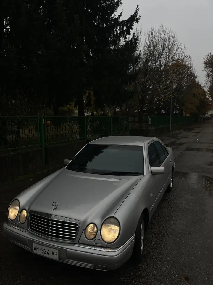 Mercedes-Benz E 200 Avantgarde, foto 9