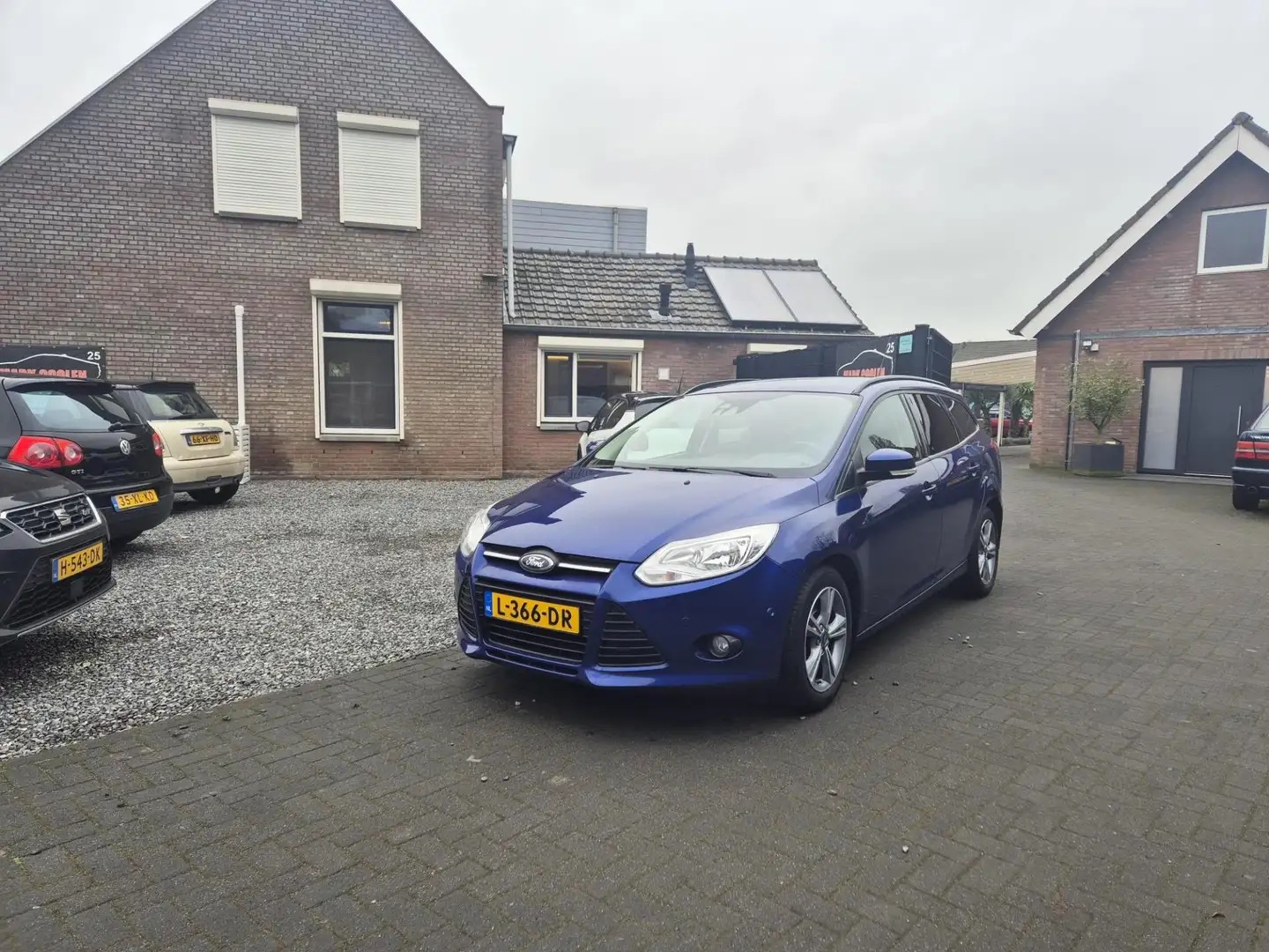 Ford Focus Wagon 1.0 EcoBoost Edition Plus Navi Clima Cruise Blauw - 2