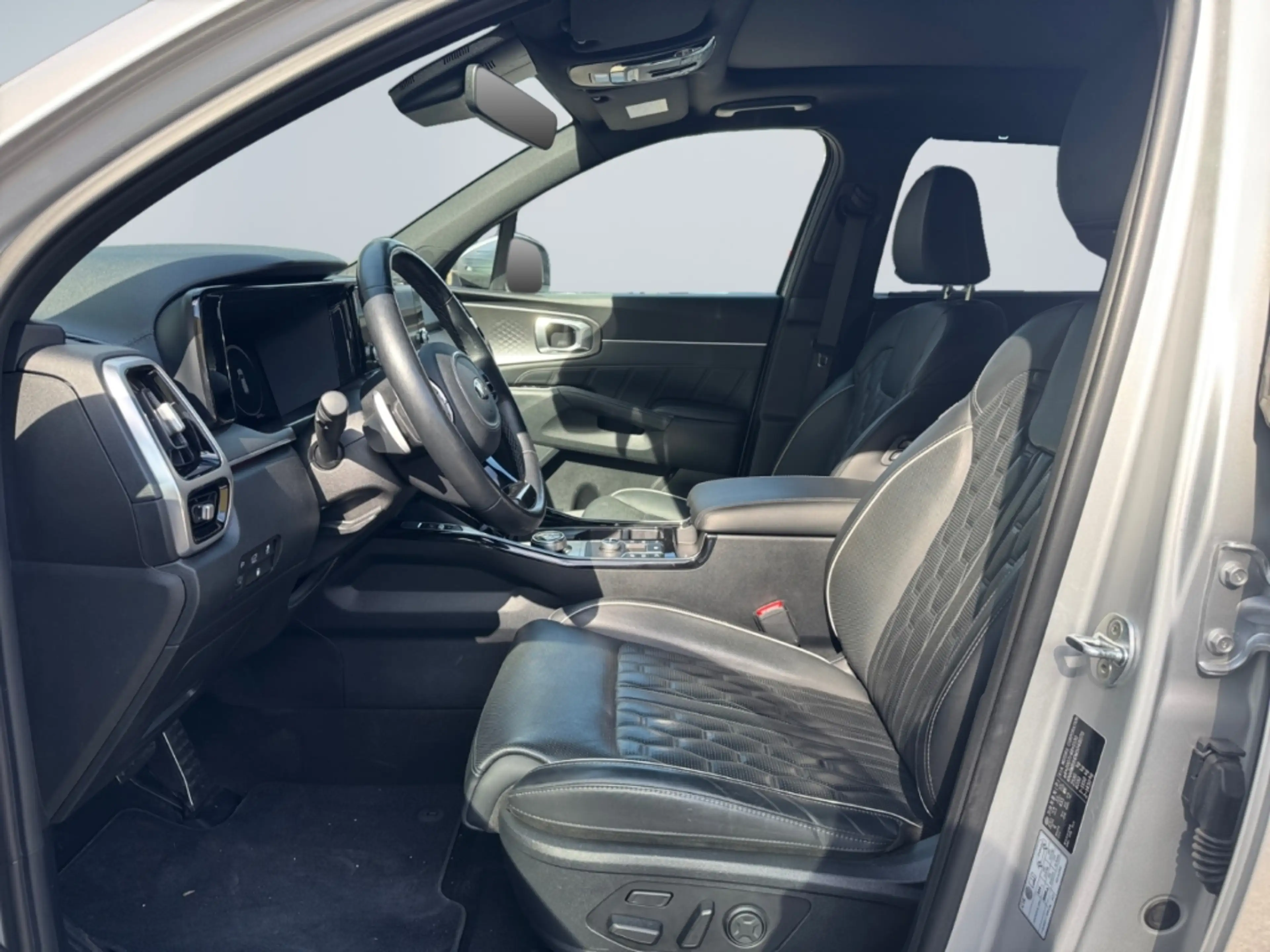 Kia Sorento Platinum 1.6T PHEV AWD Panorama Bose Temp PDCv+h A — photo 9