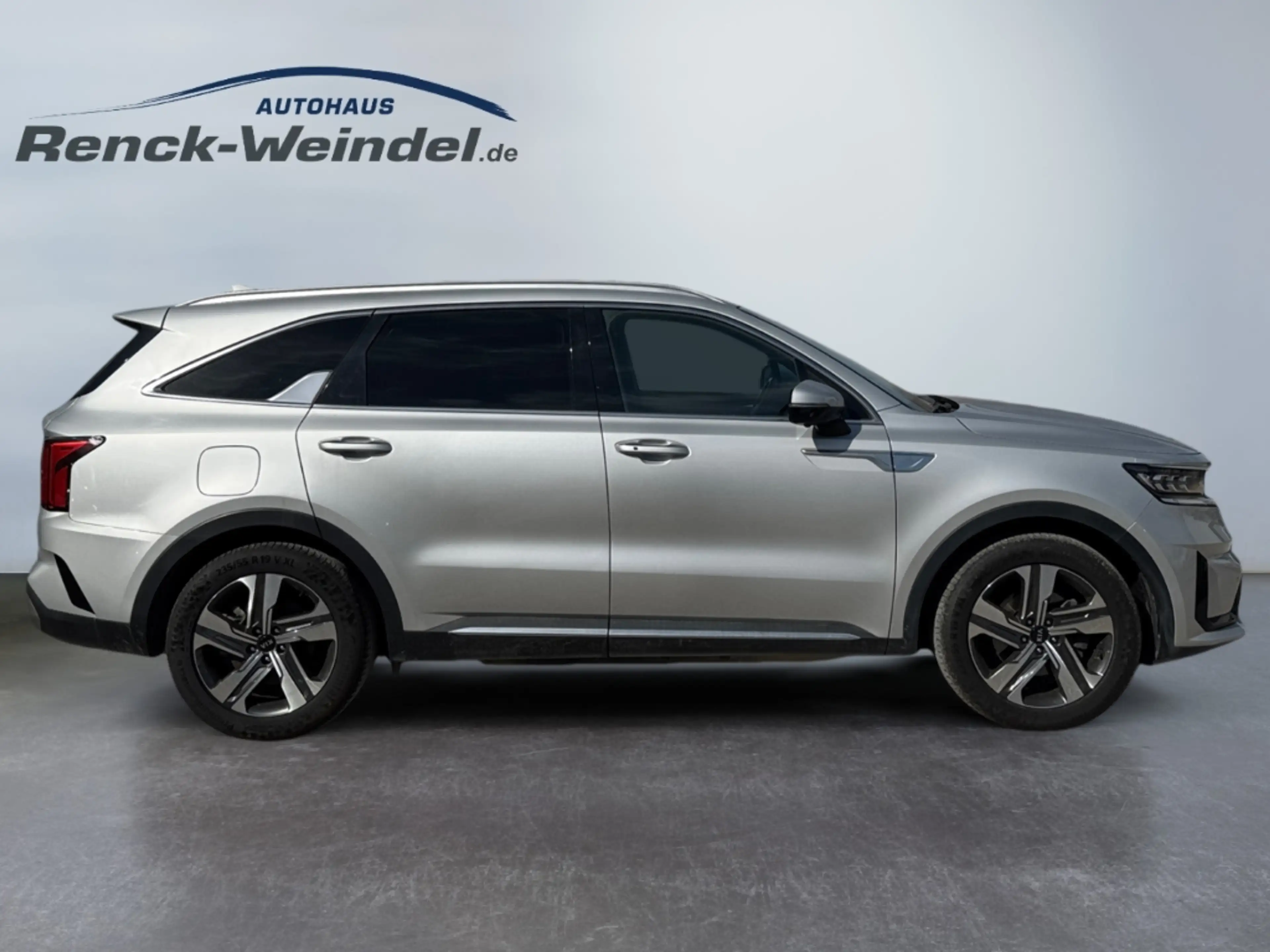 Kia Sorento Platinum 1.6T PHEV AWD Panorama Bose Temp PDCv+h A — photo 6