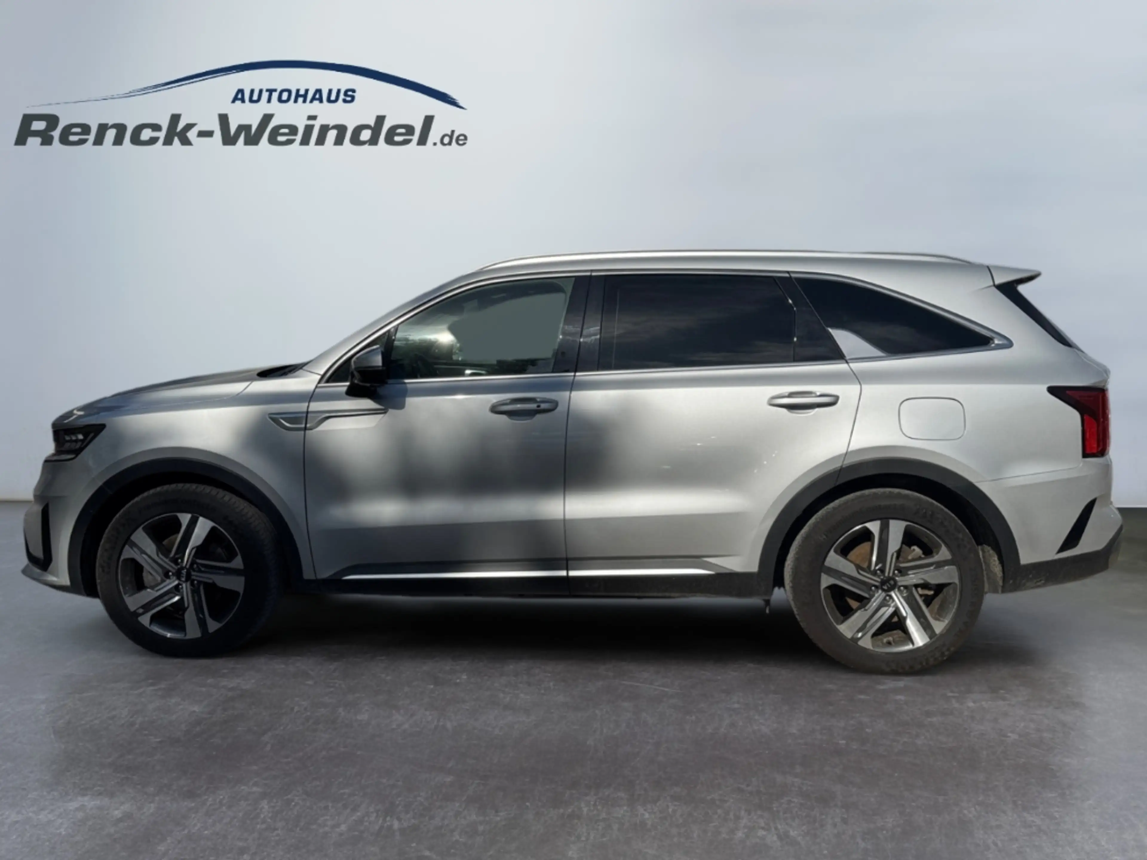 Kia Sorento Platinum 1.6T PHEV AWD Panorama Bose Temp PDCv+h A — photo 2