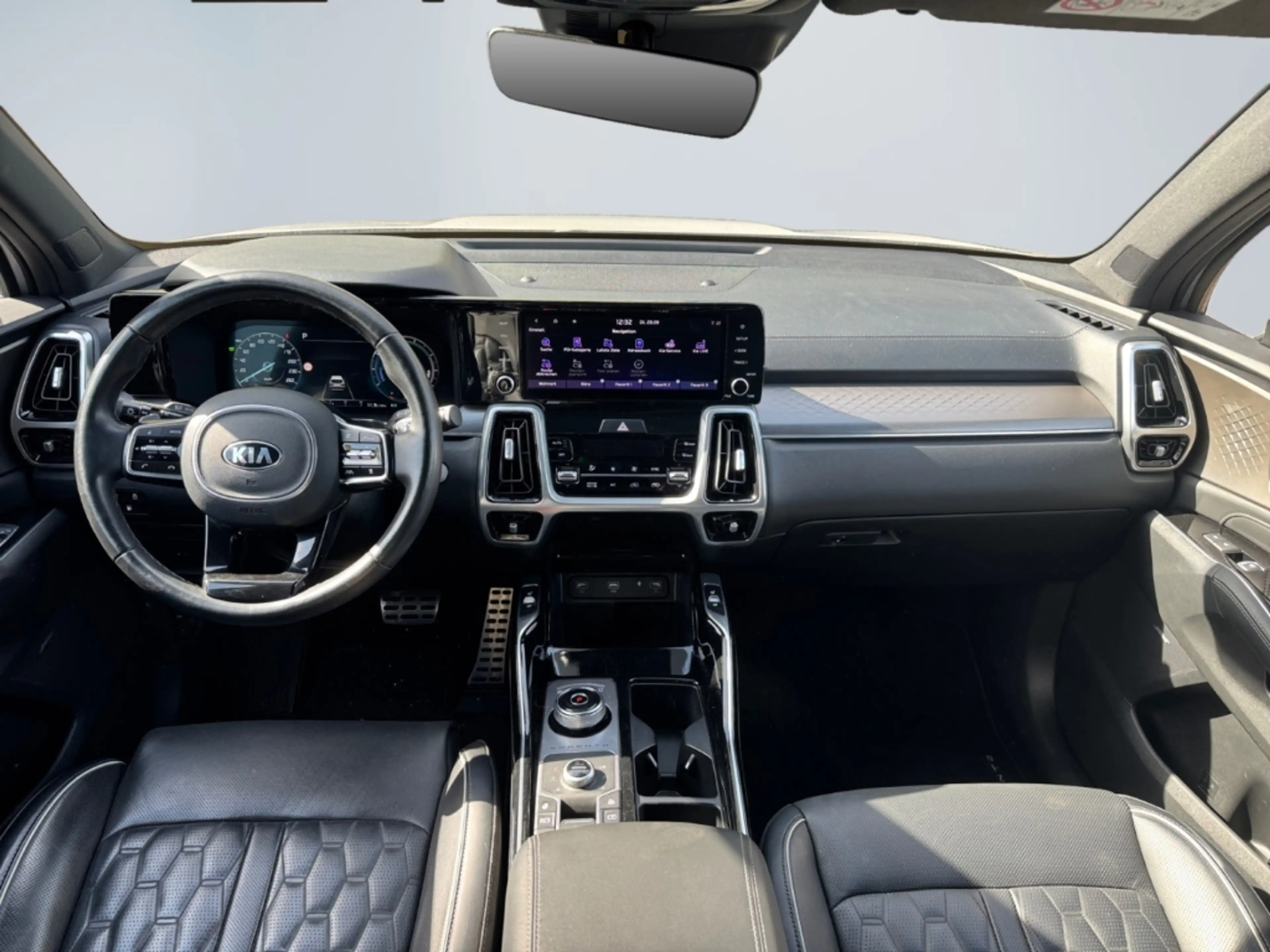 Kia Sorento Platinum 1.6T PHEV AWD Panorama Bose Temp PDCv+h A — photo 10