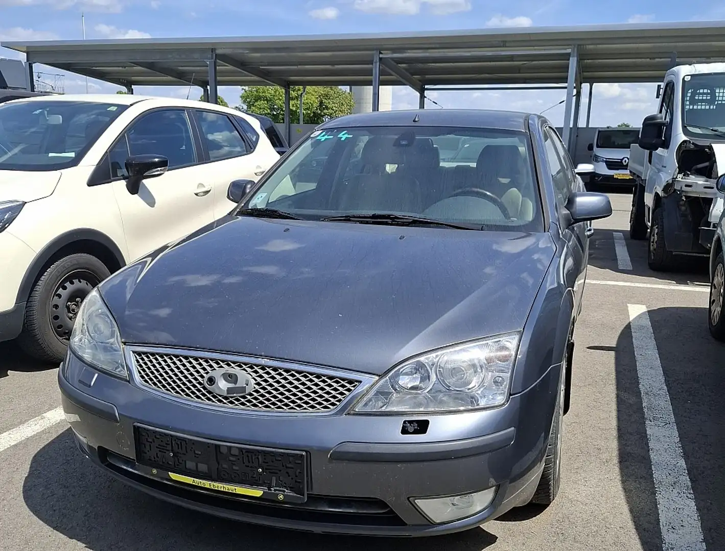Ford Mondeo Ghia 2,0 TDCi Grau - 1