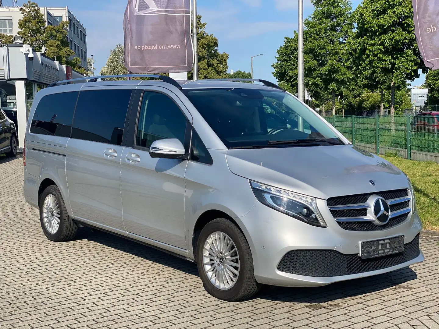 Mercedes-Benz V 250 d EDITION Sport Lang MBux Navi LED Kamera Plateado - 2