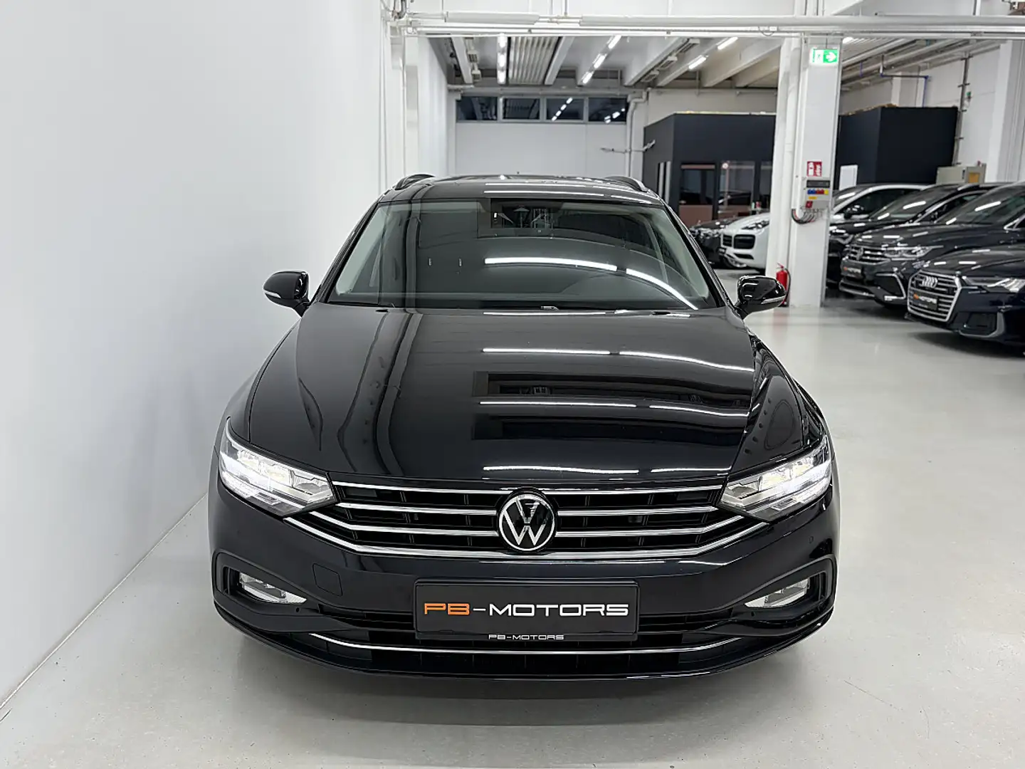 Volkswagen Passat Variant 2.0 TDI DSG LED ACC Digitaltacho Navi Schwarz - 2