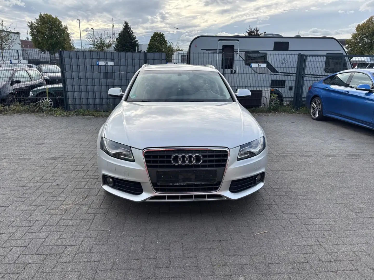 Audi A4 Avant Attraction*XENON*NAVI*AHK* Silber - 2