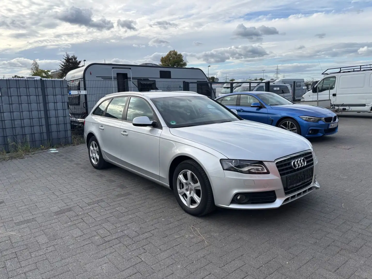 Audi A4 Avant Attraction*XENON*NAVI*AHK* Silber - 1
