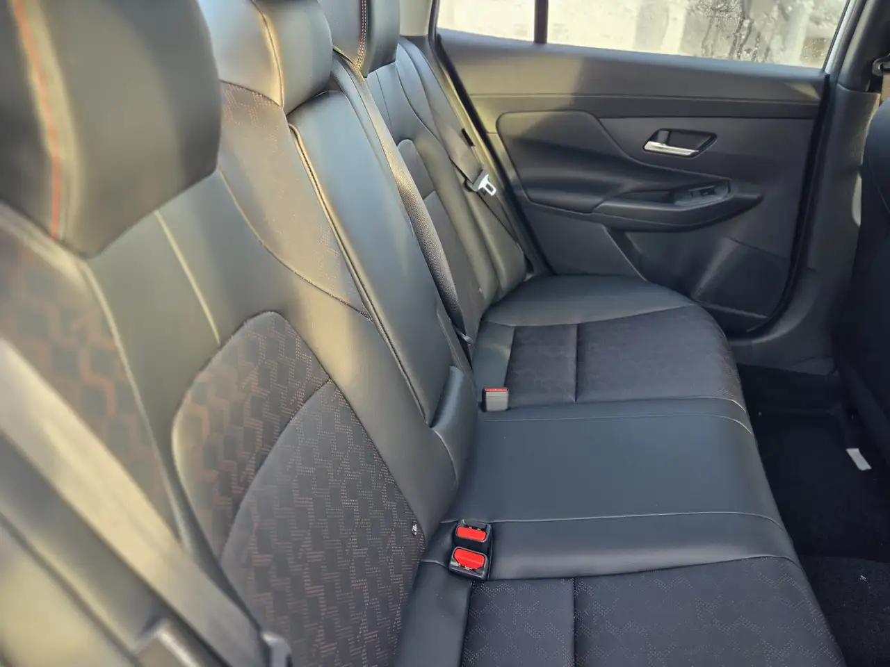 Nissan Sentra снимка Nissan Sentra