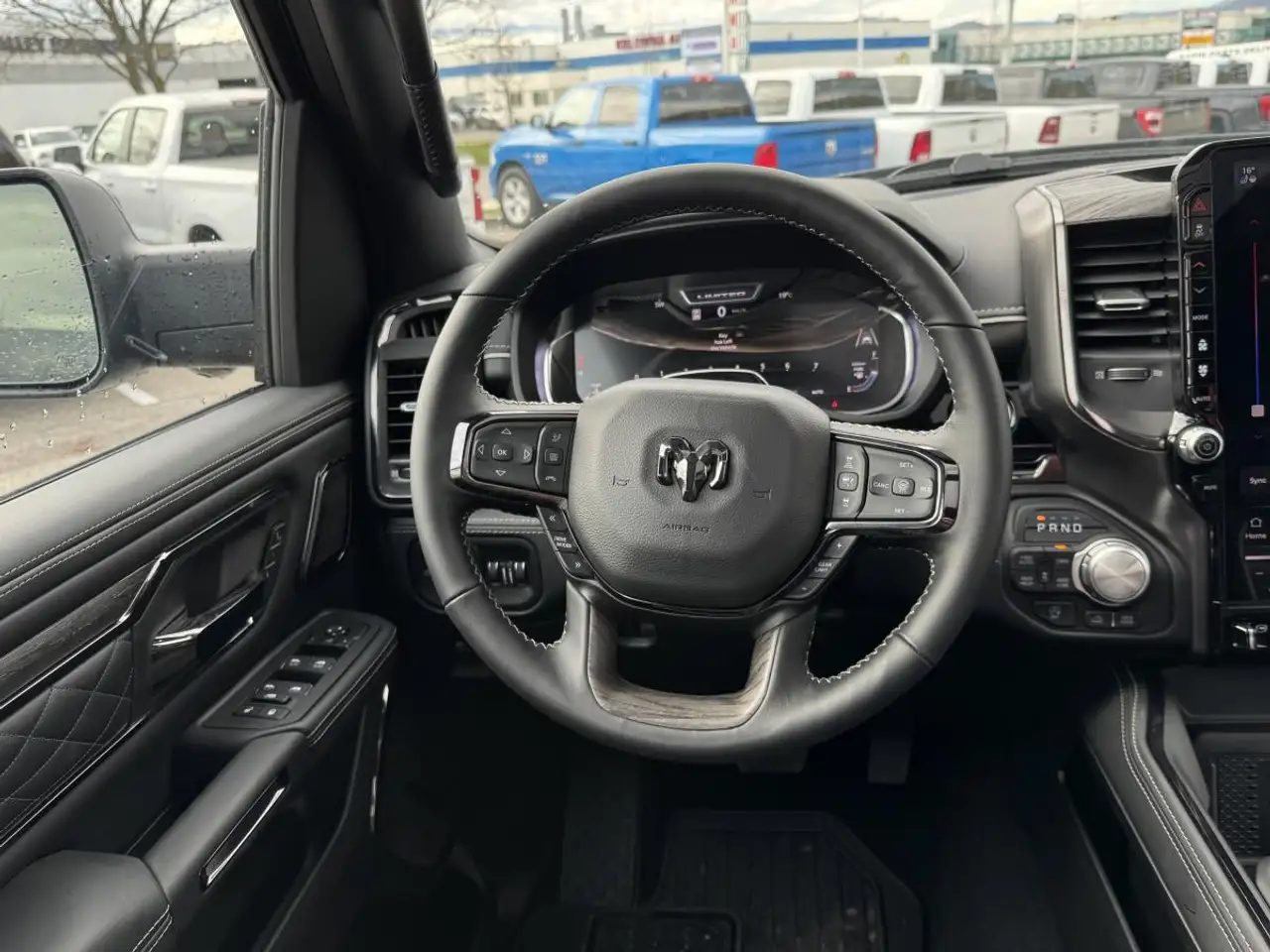 RAM 1500 снимка RAM 1500