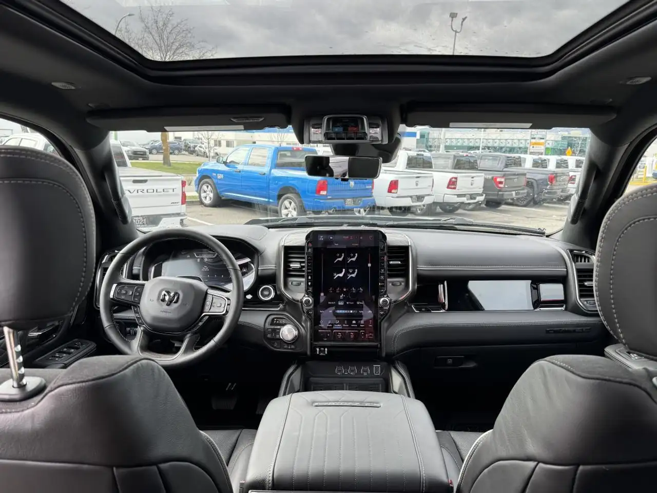 RAM 1500 снимка RAM 1500