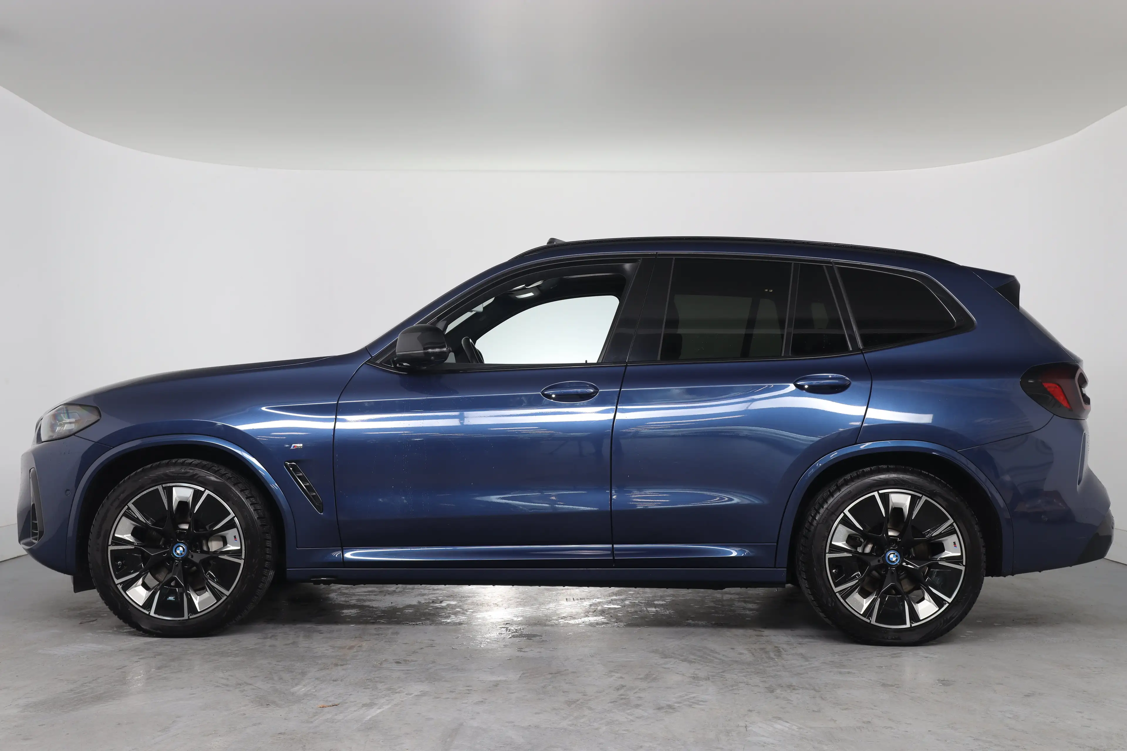 BMW iX3 High Executive 80 kWh | M-Sport | Open Dak | Harma — photo 2