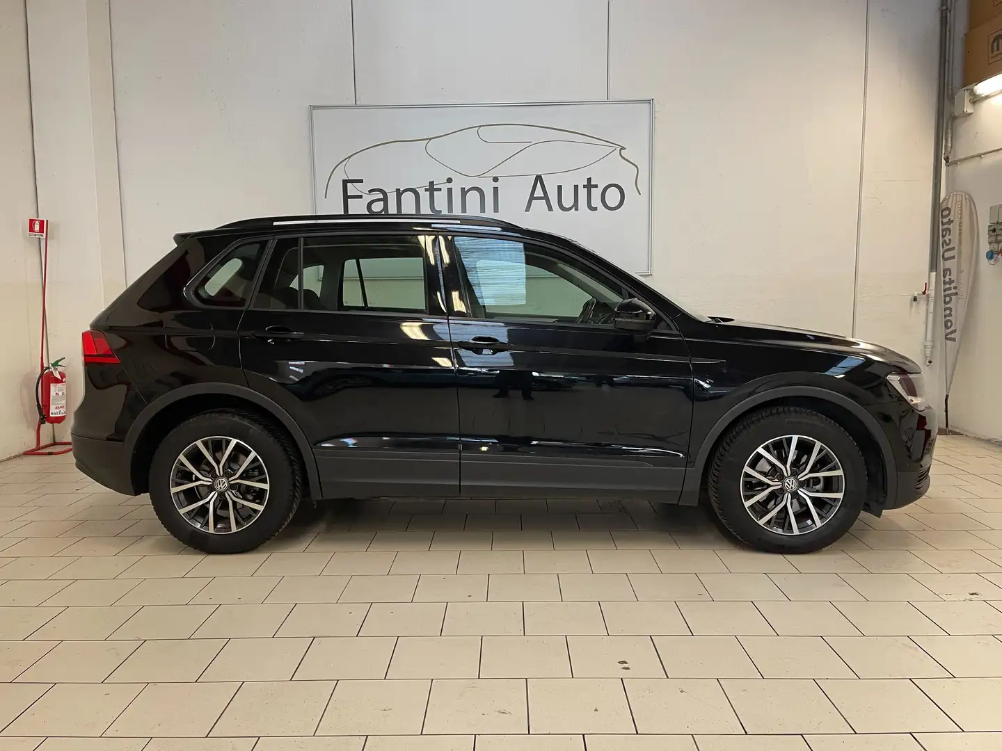 Volkswagen Tiguan Urban 1.6 TDI 115cv-Ok Neopatentati-LEGGI SOTTO Noir - 2