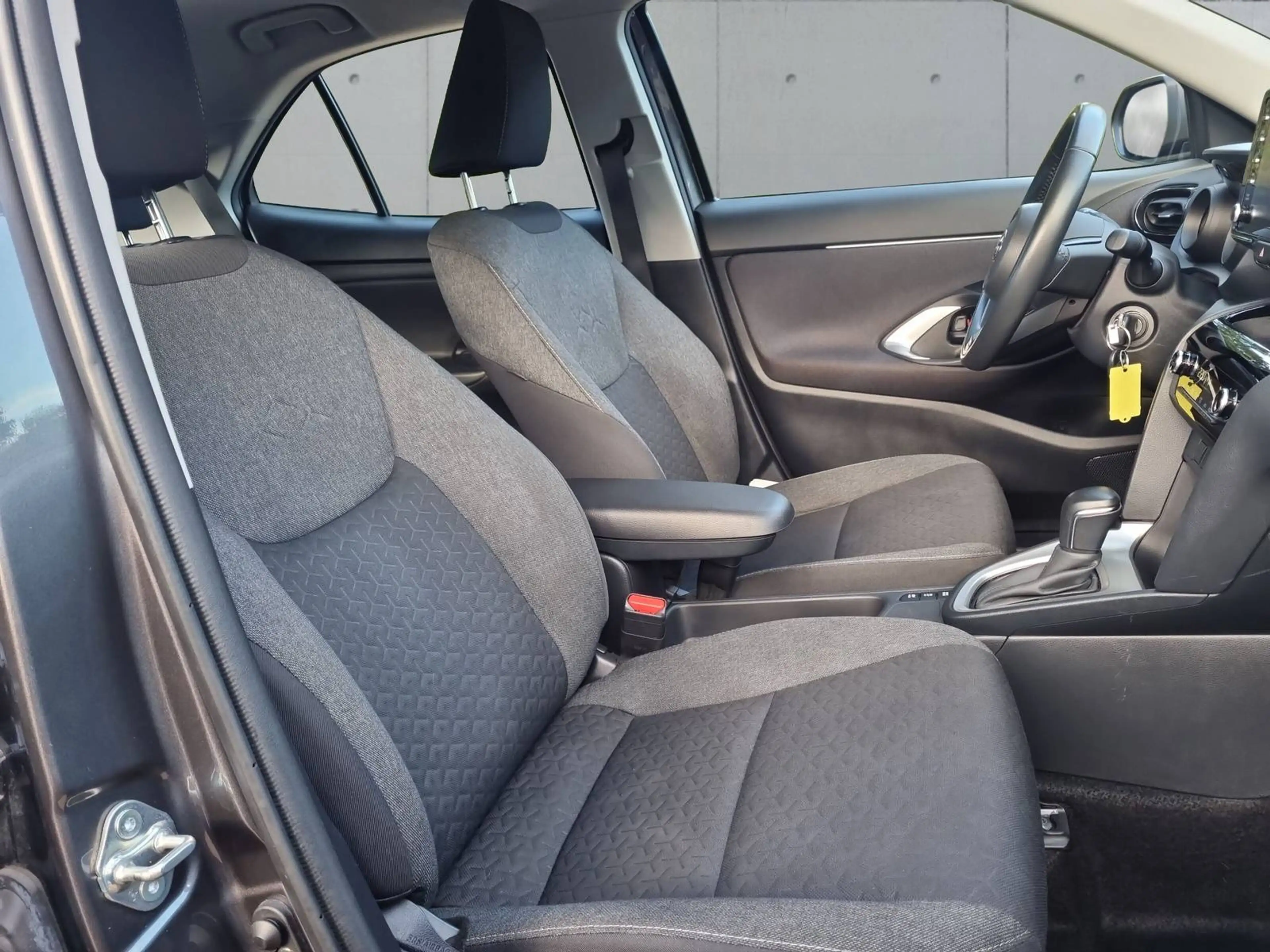 Toyota Yaris Cross 1.5 Hybrid Comfort*ACC*CAM* — photo 8