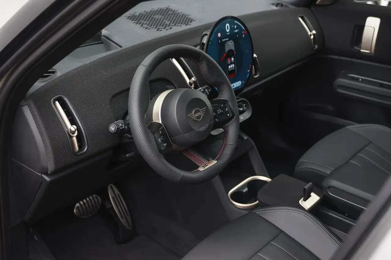 MINI John Cooper Works Countryman 2026 — фото 10