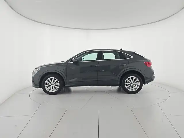 Audi Q3 view 2