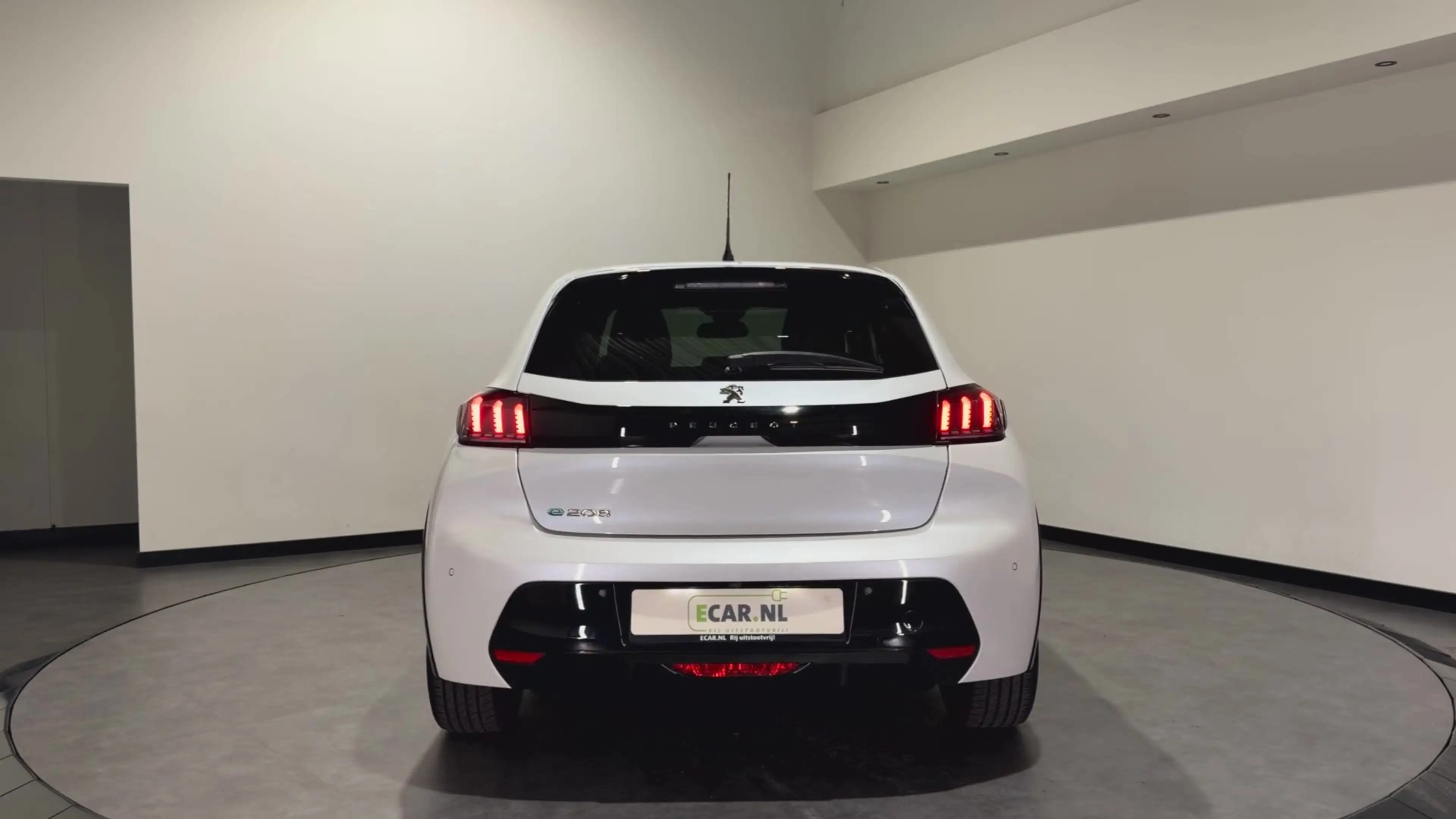Peugeot e-208 EV Allure Pack 50 kWh | Voorstoelen verwarmd | Nav — photo 4