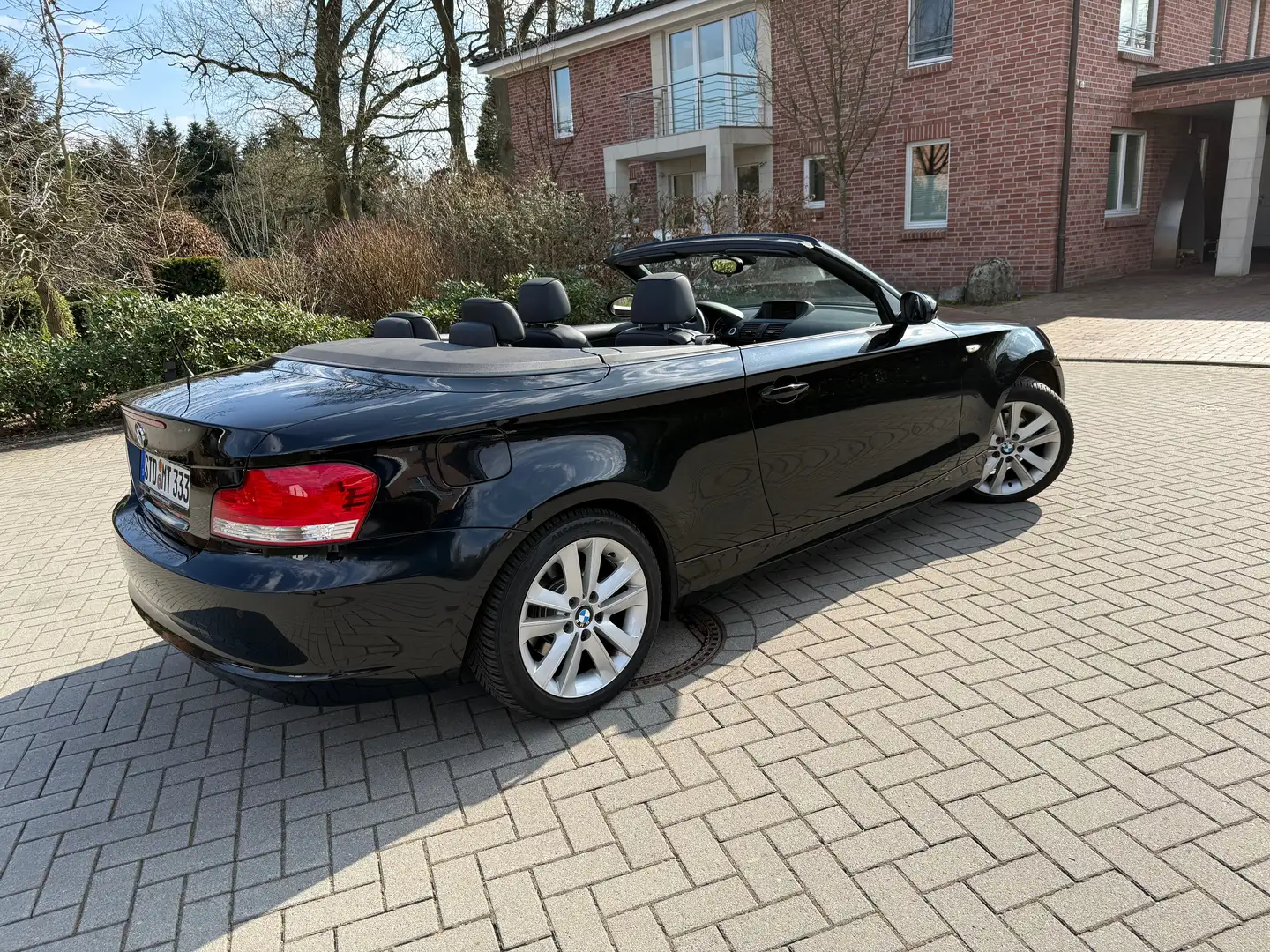 BMW 118 118i Cabrio Aut. Black - 1
