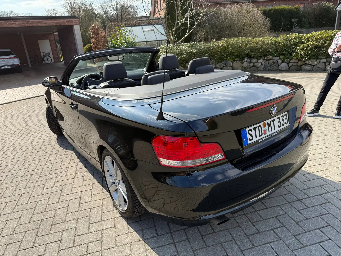 BMW 118 118i Cabrio Aut. Black - 2