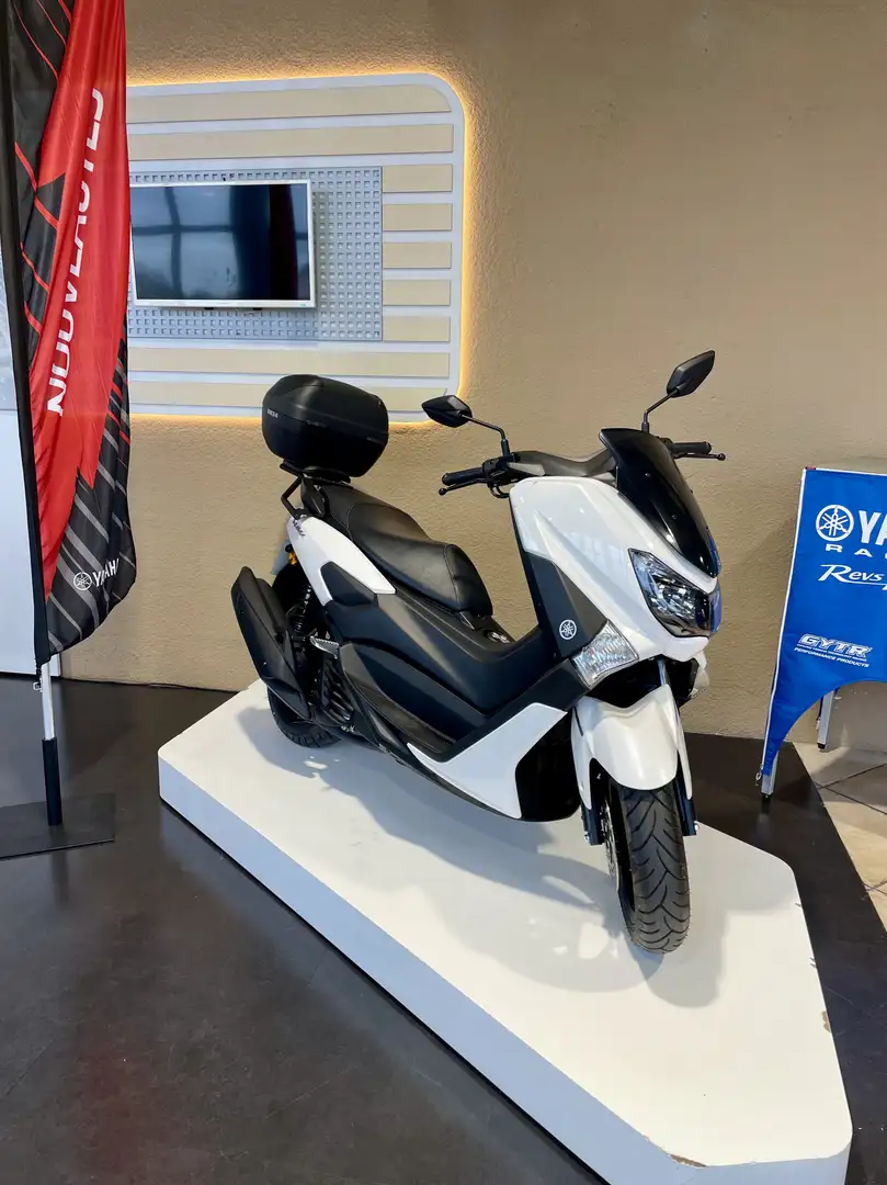 Yamaha NMAX Blanco - 1