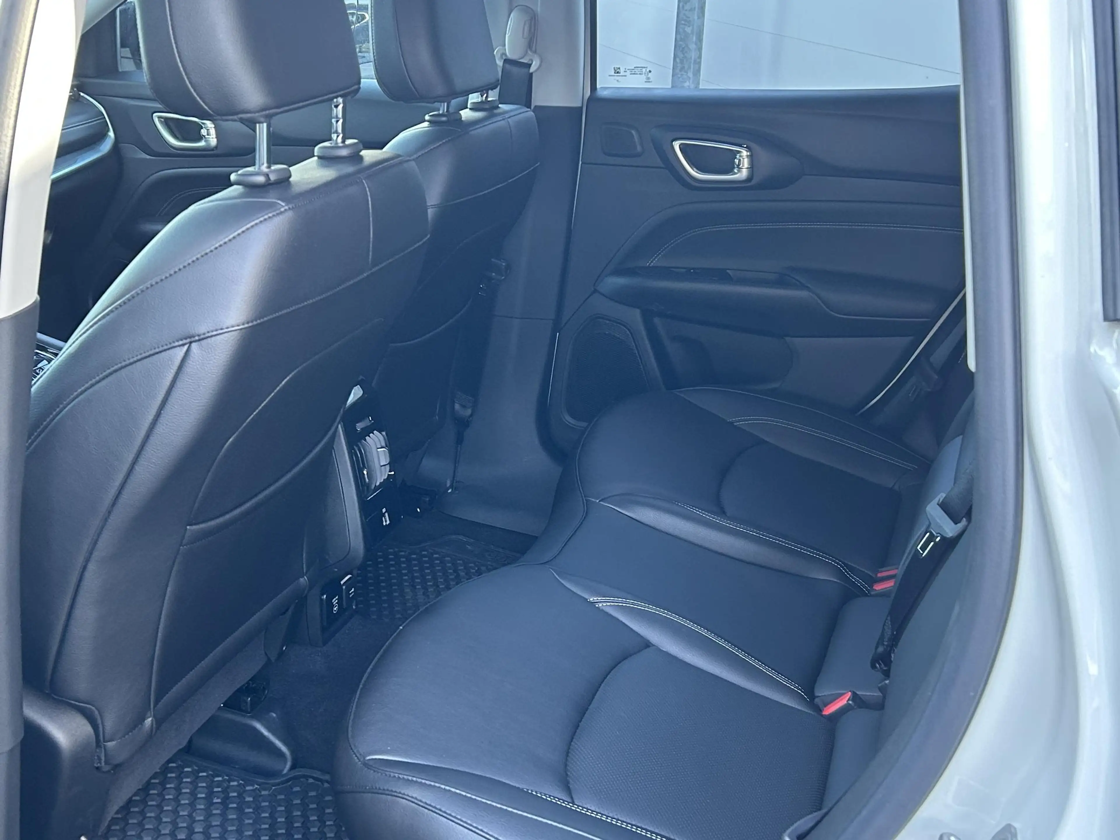 Jeep Compass 4xe 240 Plug-in Hybrid Electric S (Hoge Instap) | — photo 8