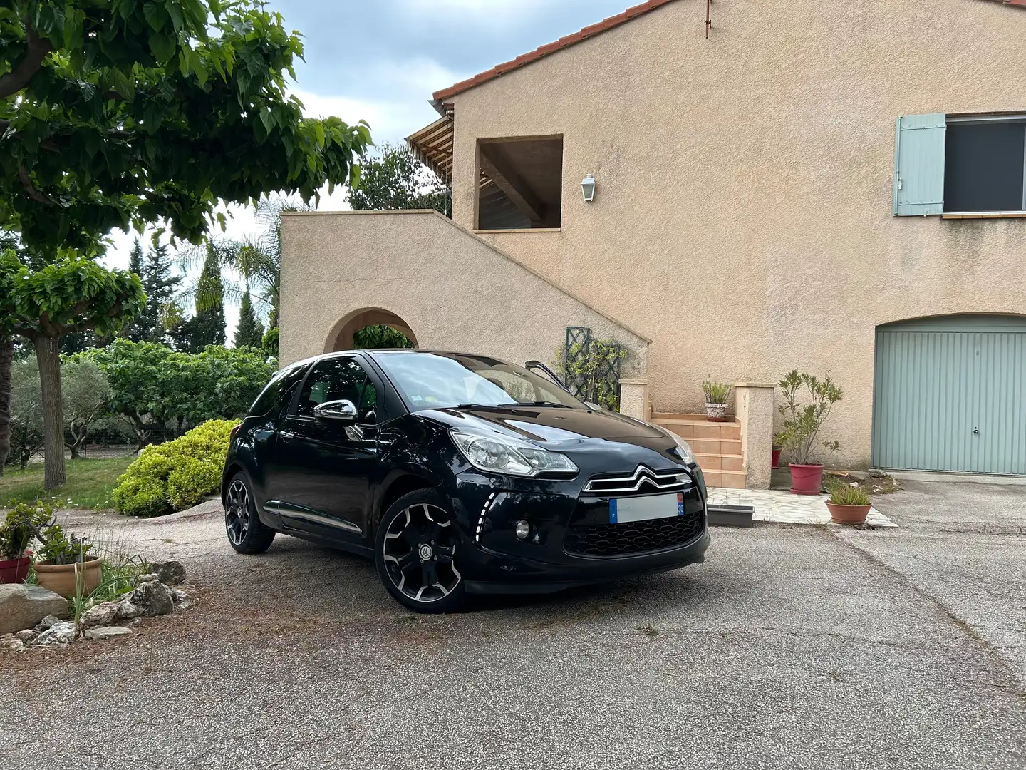 Citroen DS3 DS3 HDi 90 FAP Airdream So Chic Noir - 1