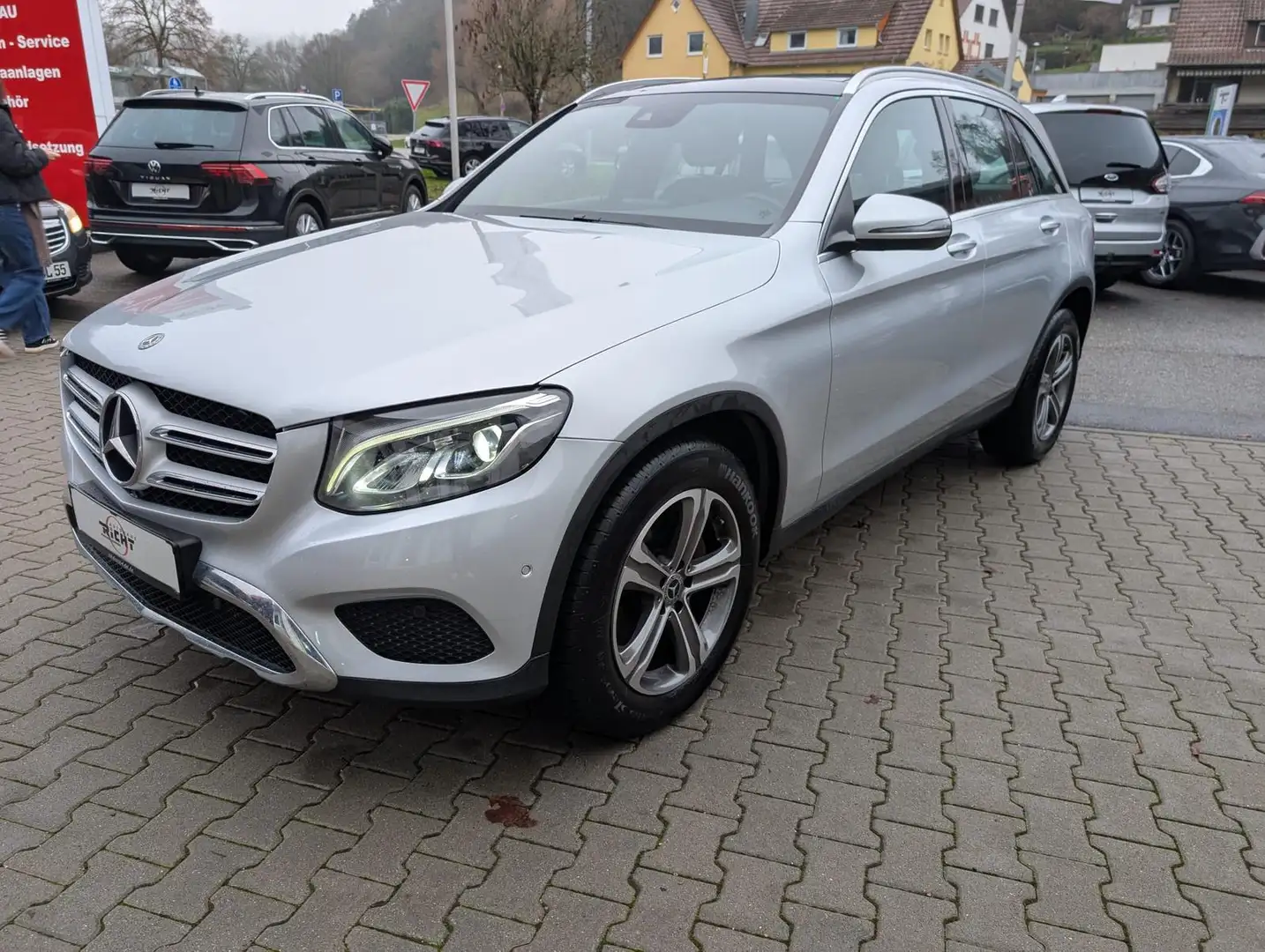 Mercedes-Benz GLC 250 d 4Matic Exclusive Pano Navi LED Kamera Silver - 2