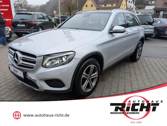 Mercedes-Benz GLC 250 d 4Matic Exclusive Pano Navi LED Kamera