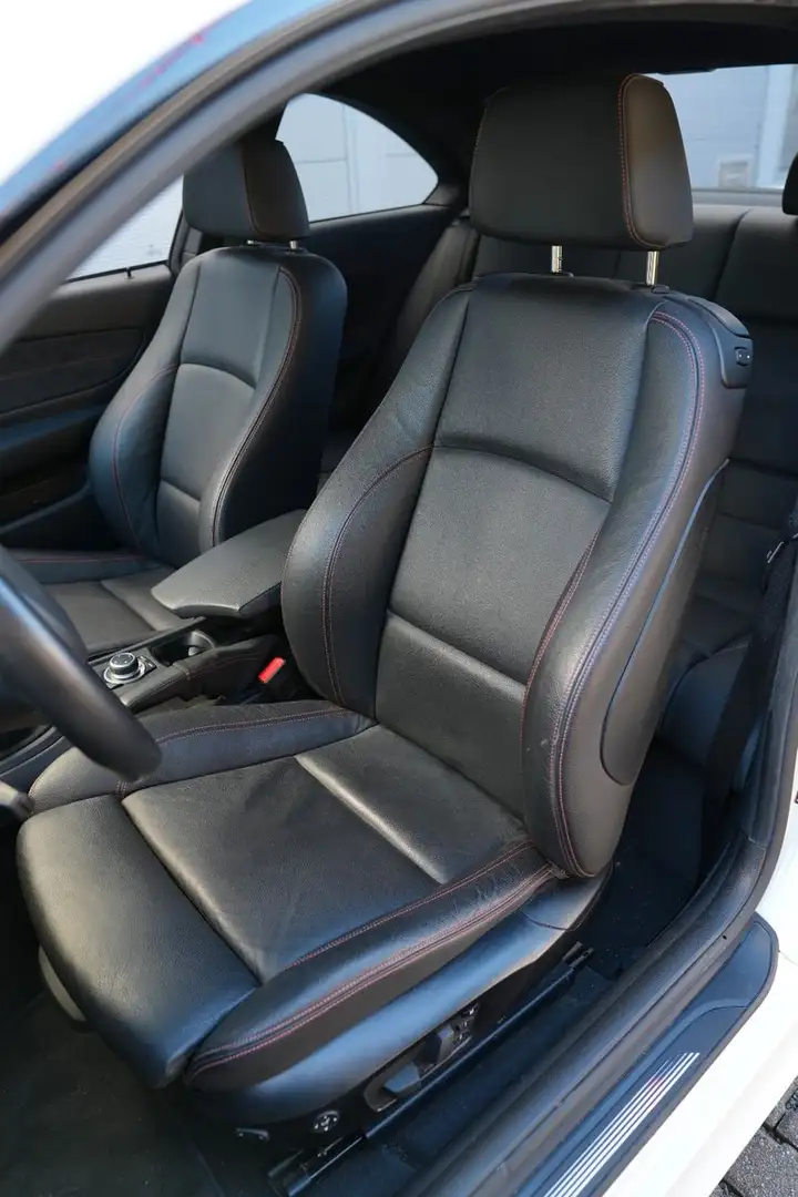 BMW 1er M Coupé M Coupé * wenige Km * PDC * Sitzheiz Weiß - 2