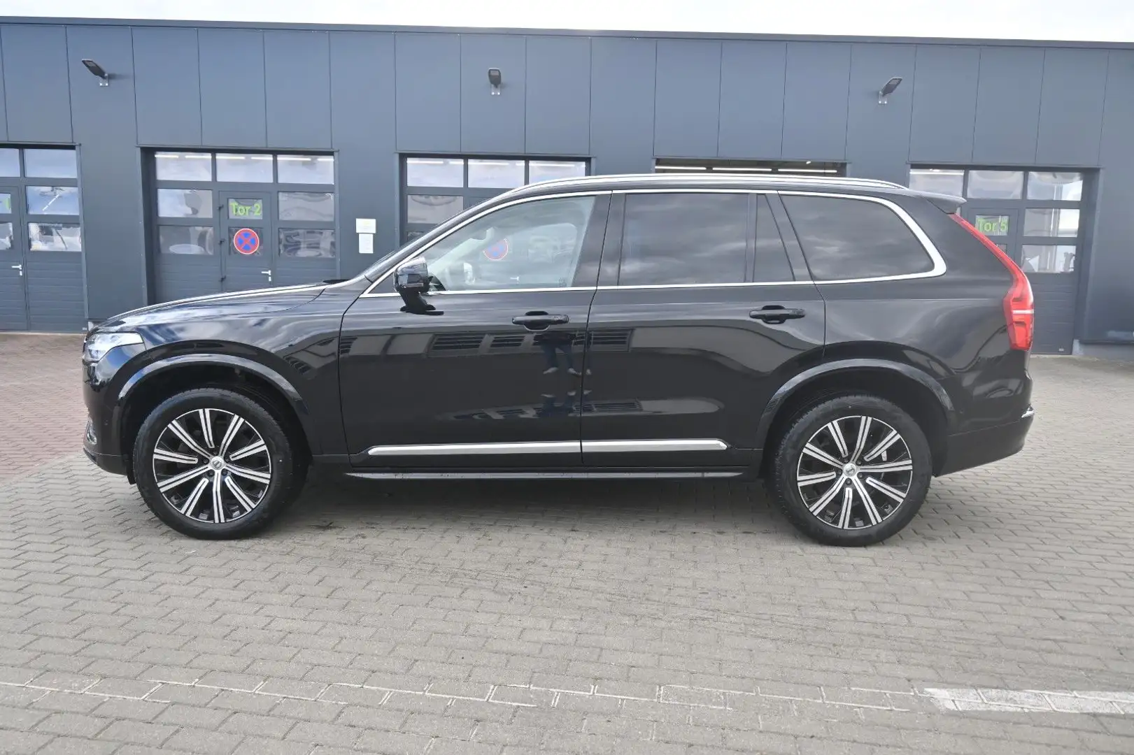 Volvo XC90 B5 Ultimate Bright AWD MASS*LUFT*BW*HUD*AHK Schwarz - 2
