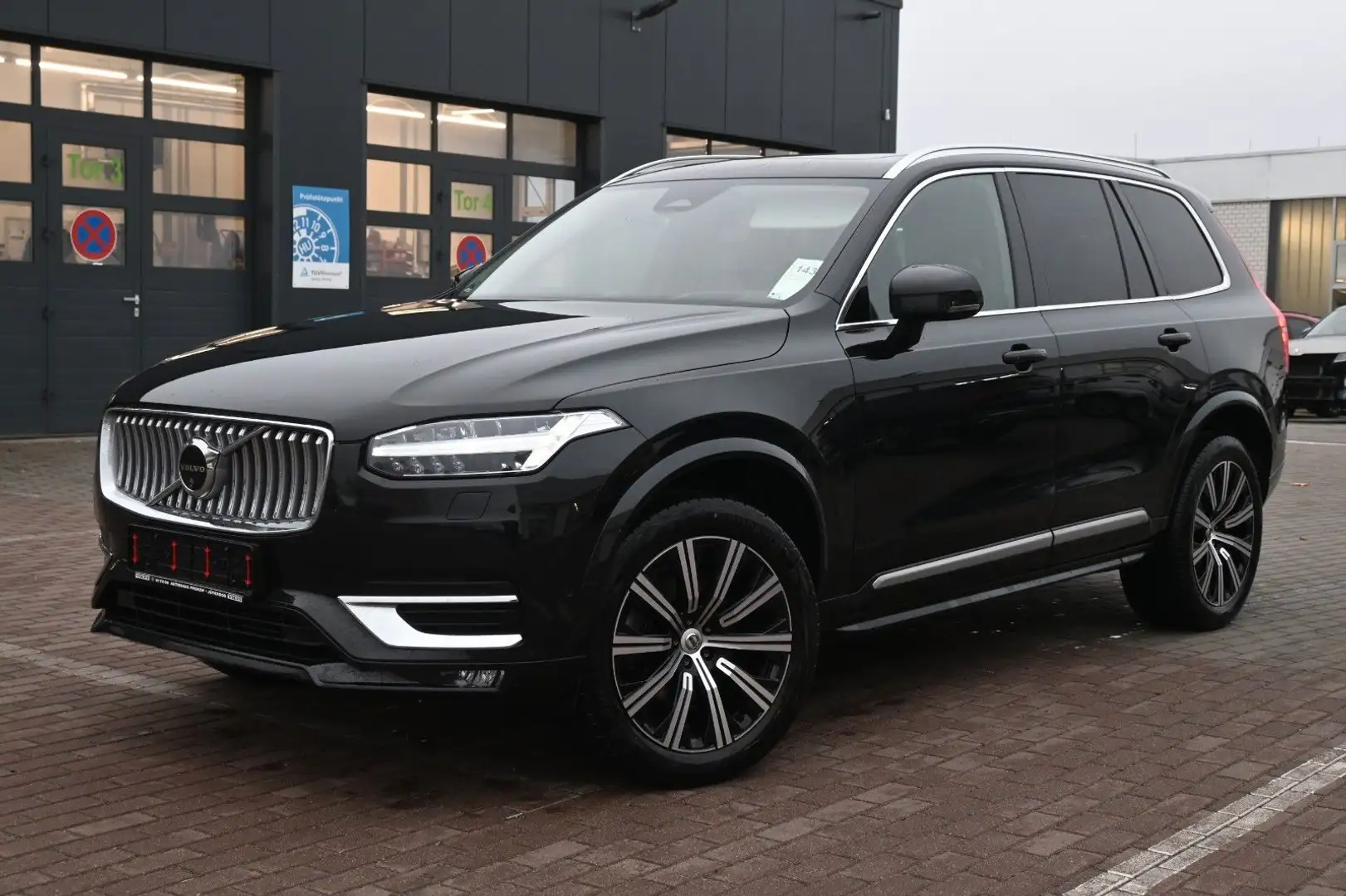 Volvo XC90 B5 Ultimate Bright AWD MASS*LUFT*BW*HUD*AHK Schwarz - 1