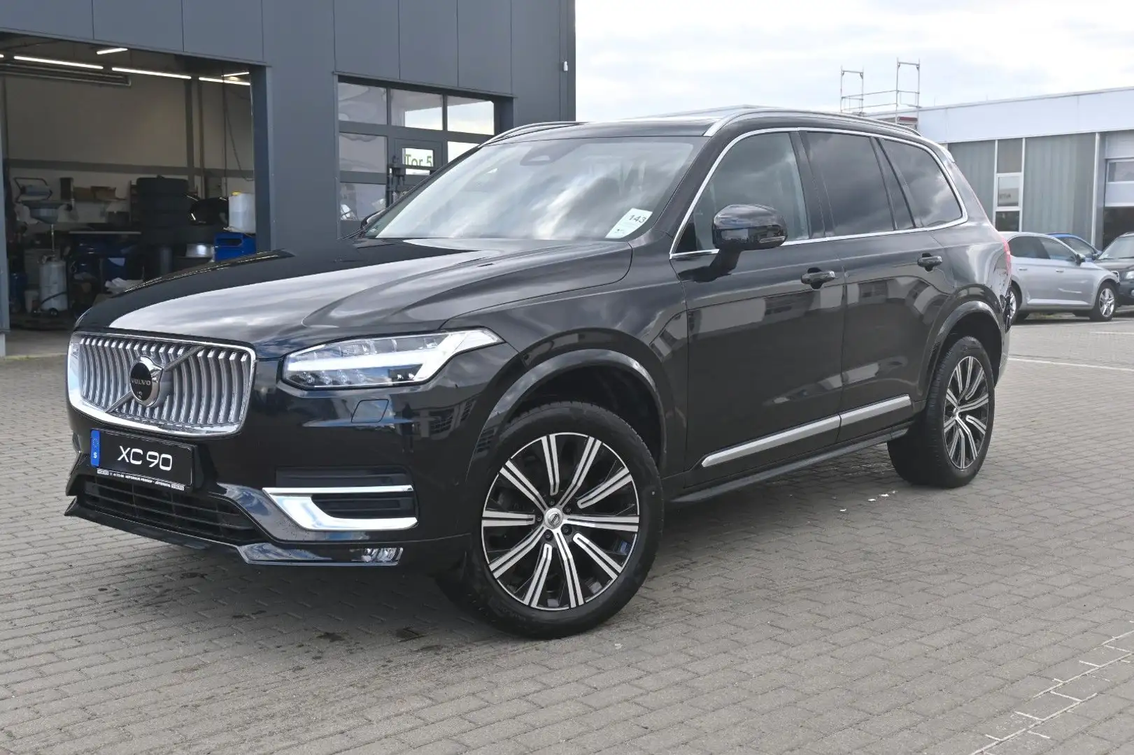 Volvo XC90 B5 Ultimate Bright AWD MASS*LUFT*BW*HUD*AHK Schwarz - 1