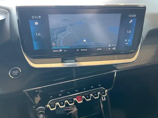 Peugeot 2008 view 10