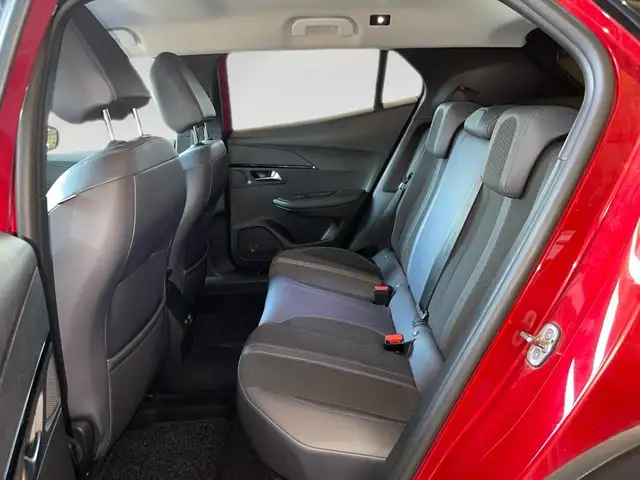 Peugeot 2008 view 8