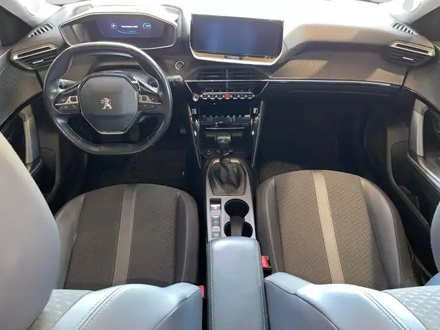Peugeot 2008 view 6