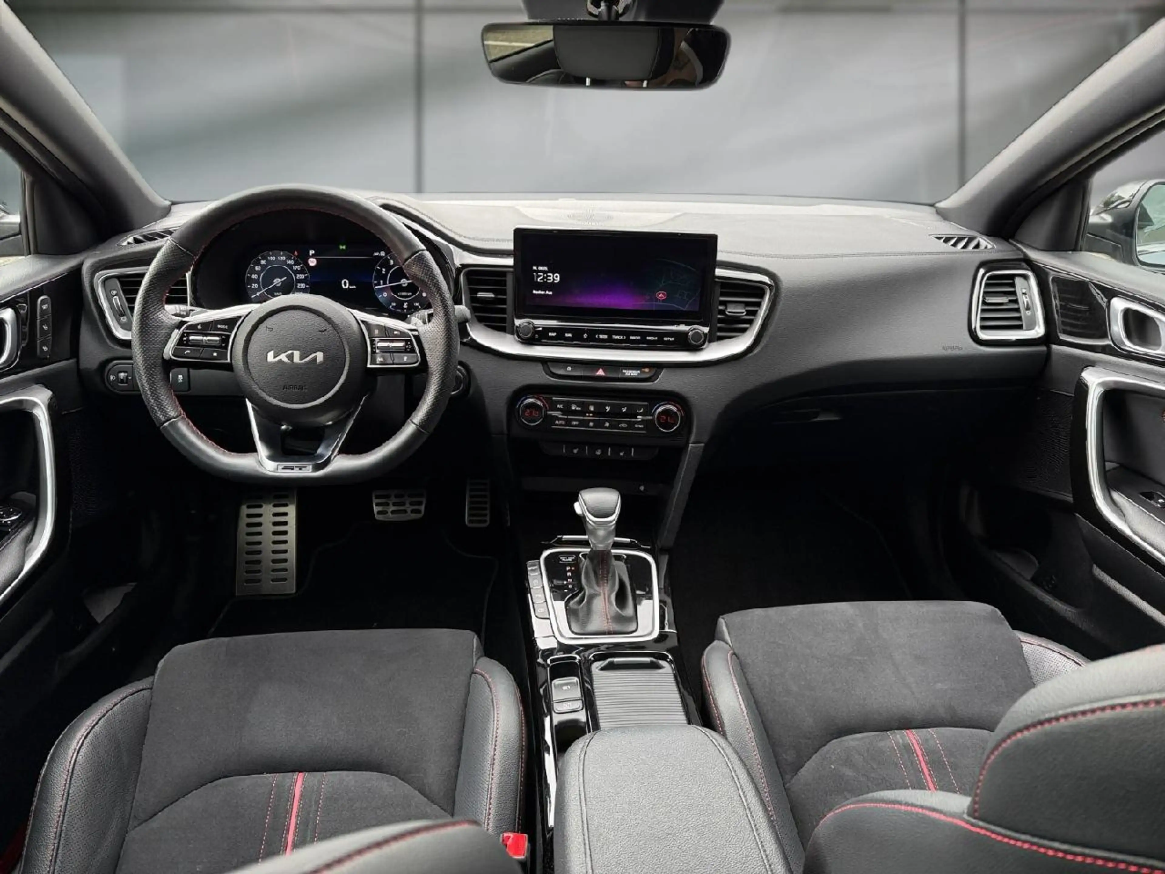 Kia Ceed / cee'd GT — photo 9
