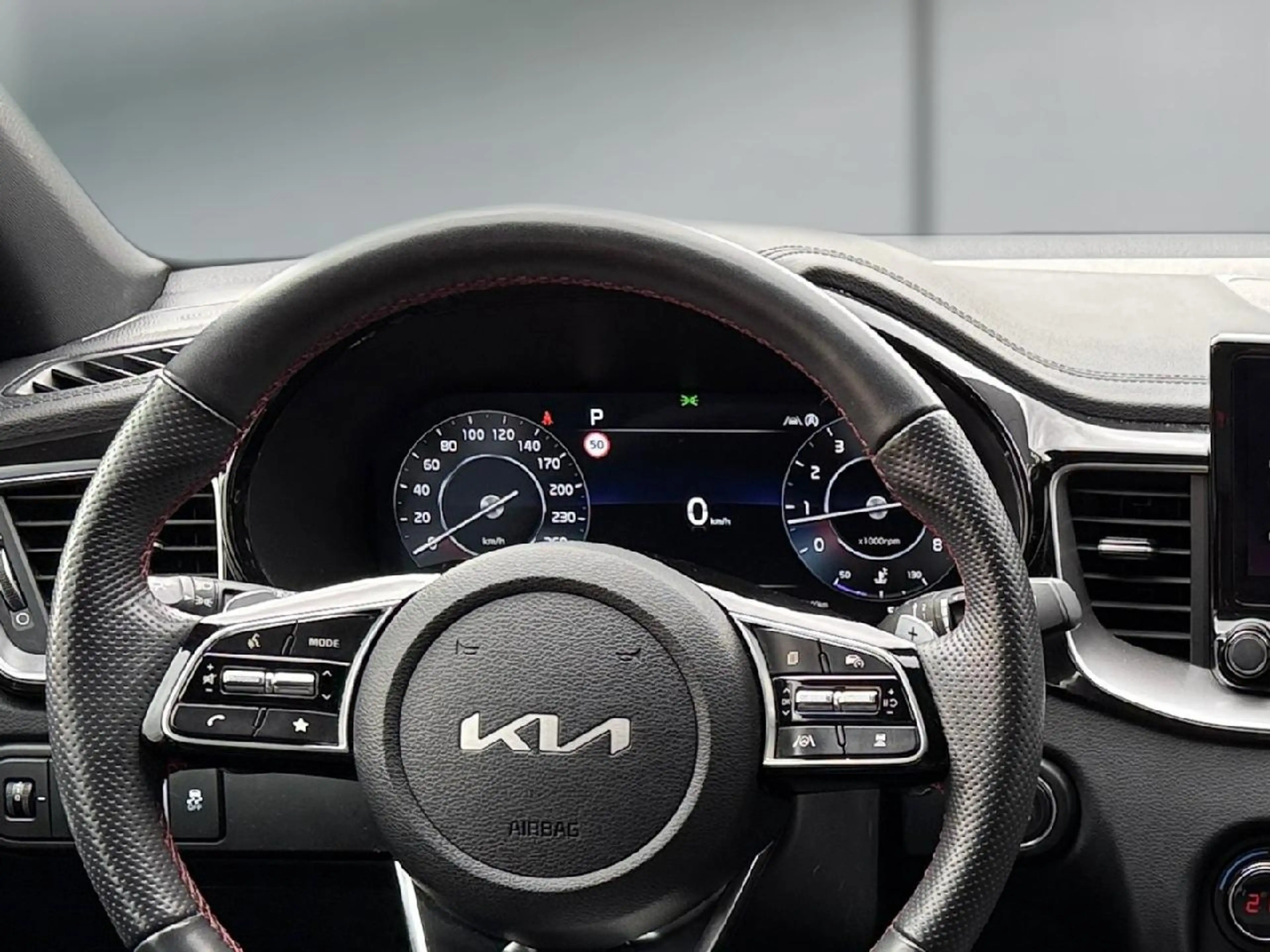 Kia Ceed / cee'd GT — photo 11