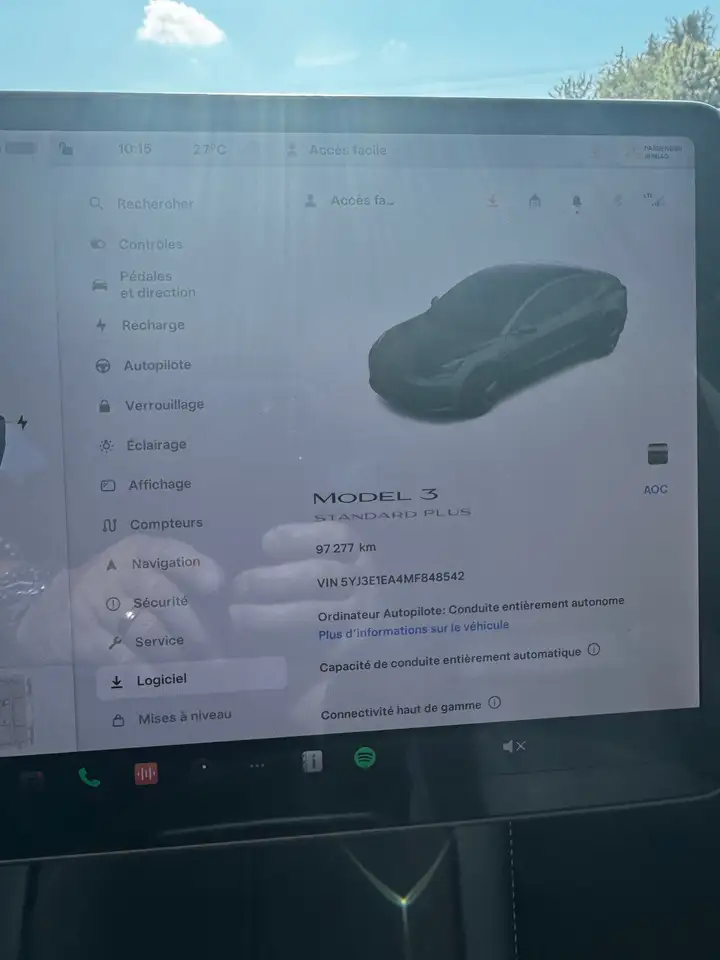 Tesla Model 3 снимка Tesla Model 3