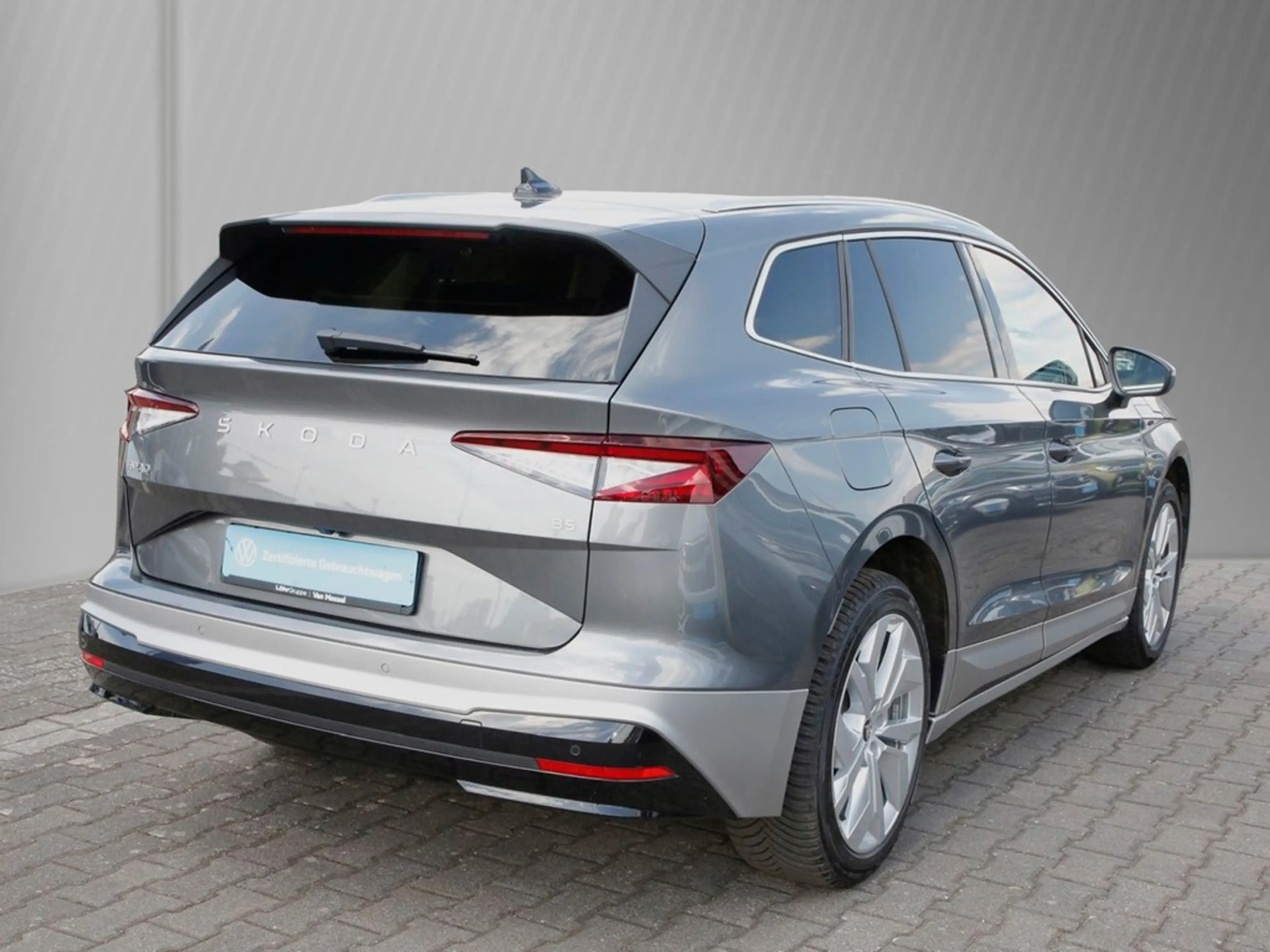 Skoda Enyaq 85 Loft 20" ACC AHK HUD NAVI LED 360 — photo 4