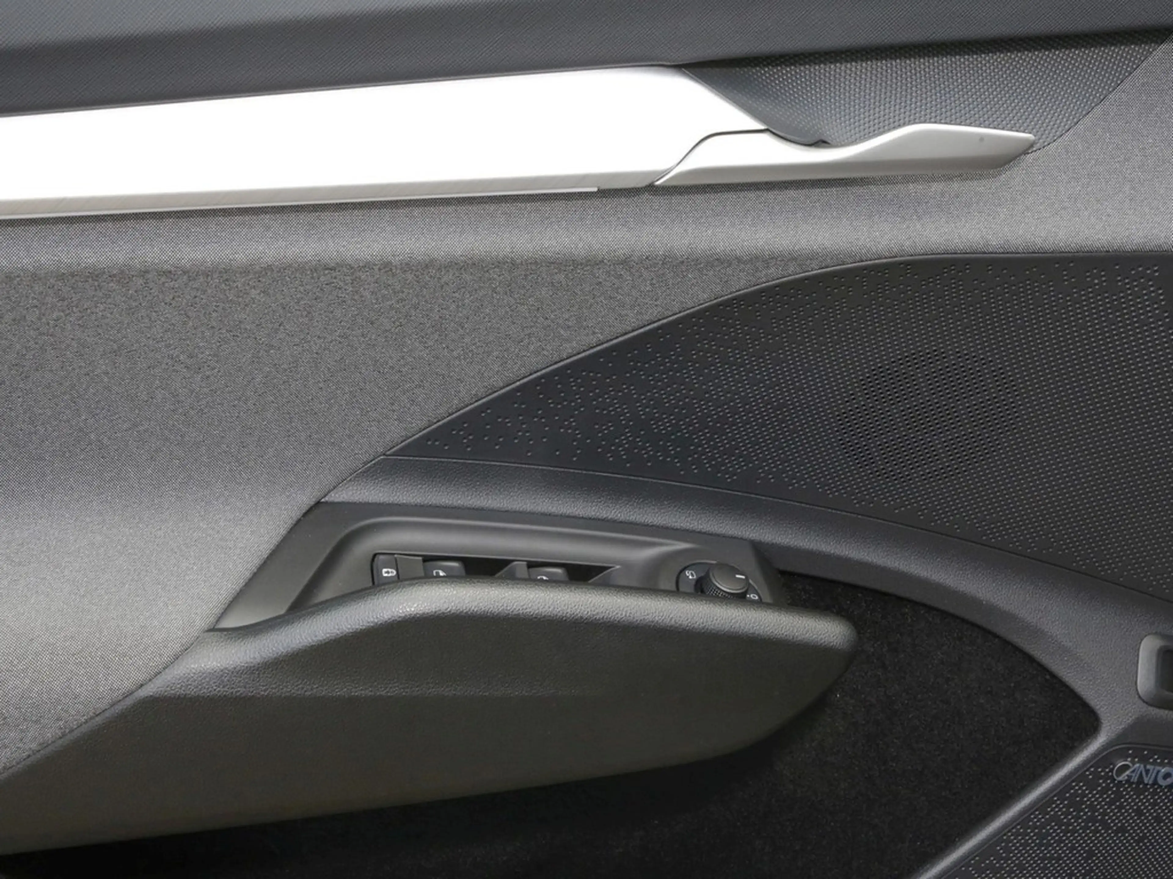 Skoda Enyaq 85 Loft 20" ACC AHK HUD NAVI LED 360 — photo 16