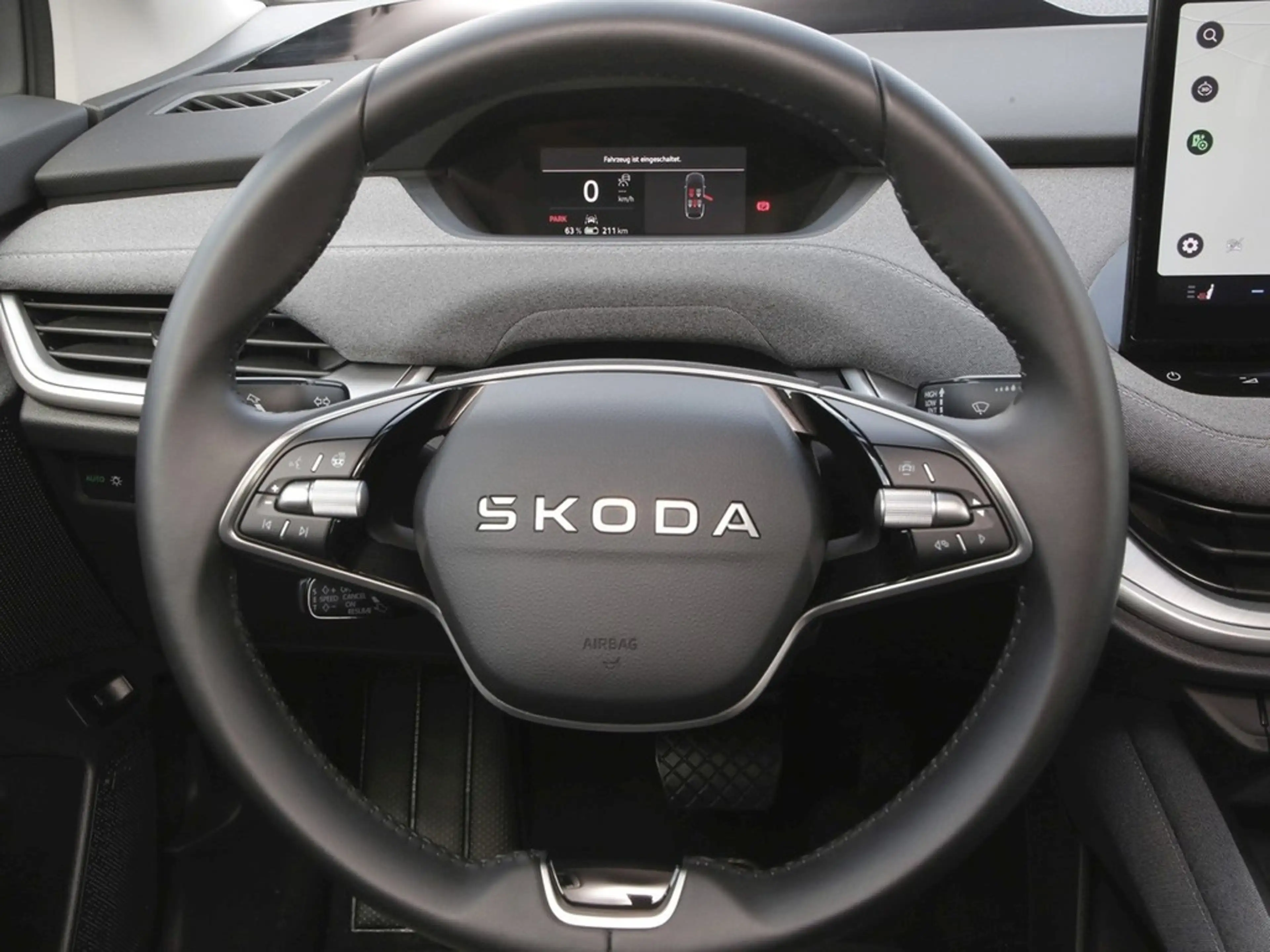 Skoda Enyaq 85 Loft 20" ACC AHK HUD NAVI LED 360 — photo 15