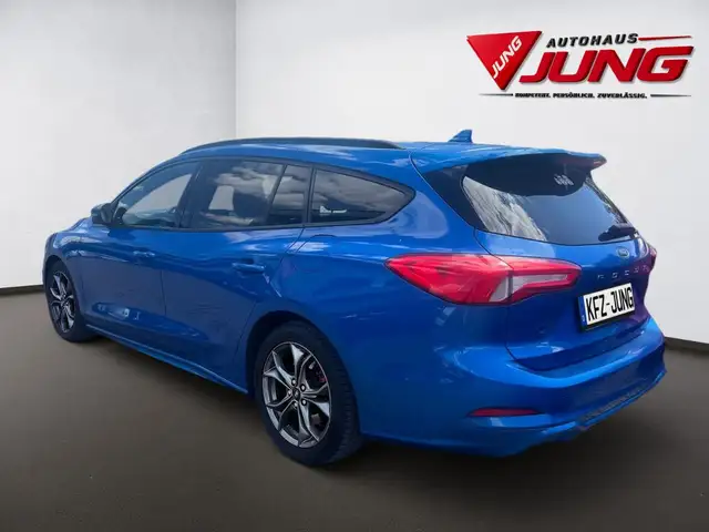 Ford Focus view 5