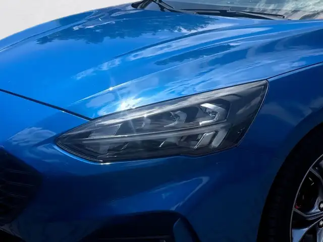 Ford Focus view 3